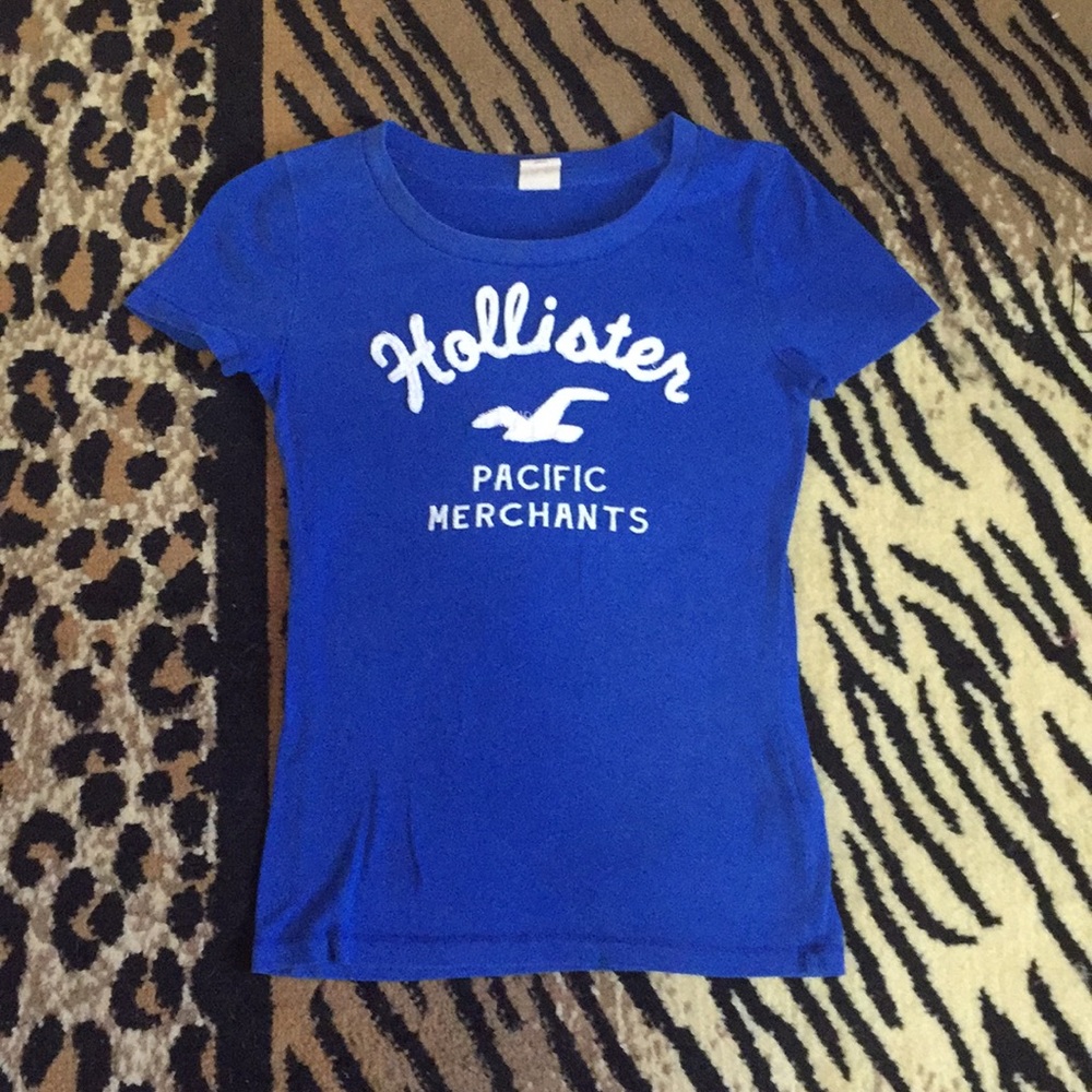 FINAL SALE Hollister blue tee